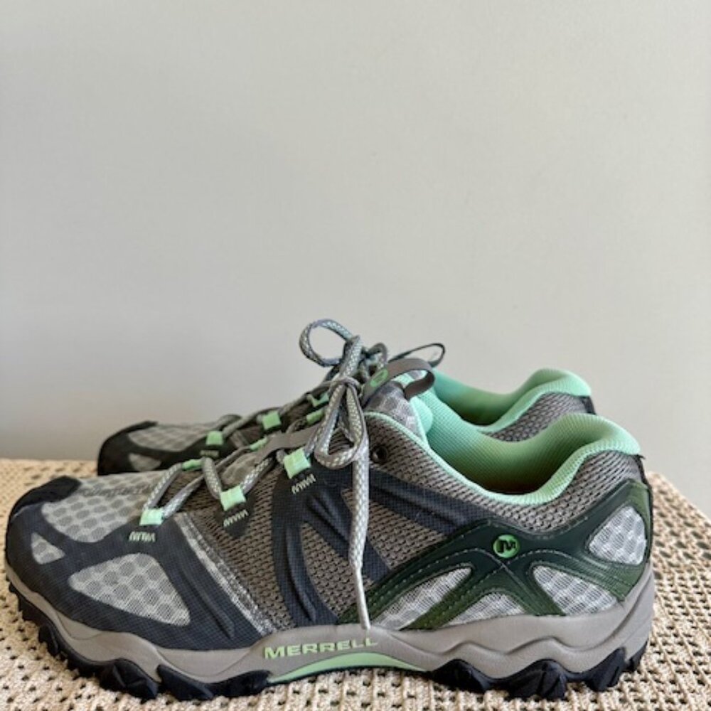 Merrell Grassbow Air Trail Hiking-Running Sneakers in Gray/Mint Women's 11
